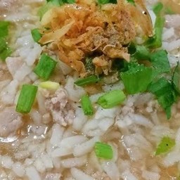 ข้าวต้มหมูสับ