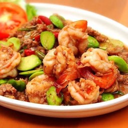 กุ้งผัดสะตอ  ไข่ดาว ราดข้าว
