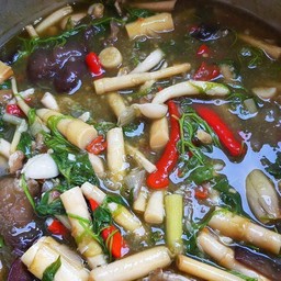 แกงหน่อไม้ย่านาง