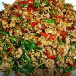 ผัดกระเพราหมูชิ้น,หมูสับ,ไก่(กับข้าว)