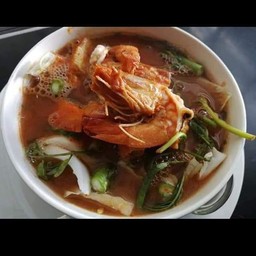 แกงส้มชะอมผักรวมกุ้งสด