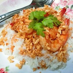 กุ้งกระเทียมราดข้าว