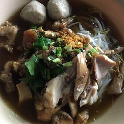 ก๋วยเตี๋ยวจัมโบ้ก๊ะซะ (เจ้าเก่าปากซอย3) 1
