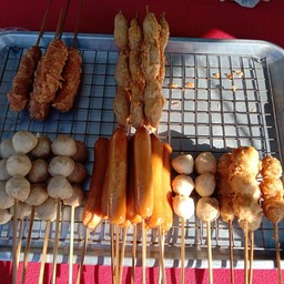 ร้านอาหารหน้าหมู่บ้านพาราไดซ์