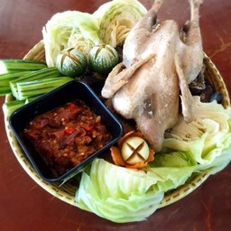 ไก่บ้านนึ่งจิ้มแจ่ว