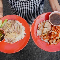 ข้าวหมูเเดง ข้าวมันไก่ ท่าล้อ