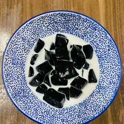 เฉาก๊วยนมสด