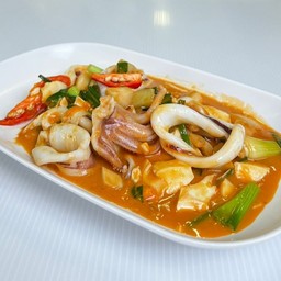 หมึกผัดไข่เค็ม