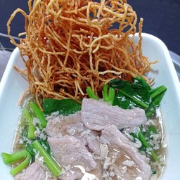 บะหมี่กรอบราดหน้า