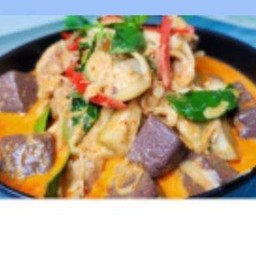 ขนมจีนน้ำยาแกงไก่หน่อไม้