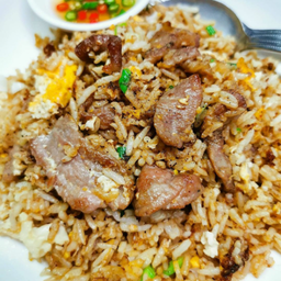 ข้าวผัดหมูชิ้นไซต์จัมโบ้