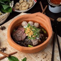 ก๋วยเตี๋ยวเรือหม้อดินนายกร สาขา 499 ชลบุรี-หนองปรือ