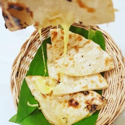 CHEESE NAAN