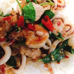 กะเพรารวมมิตร