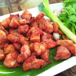 แหนมซี่โครงหมูทอด