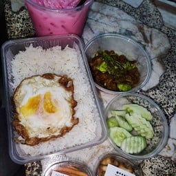 อร่อยมากครับ ถึงเครื่องแกงใต้ ทั้งอร่อยทั้งเผ็ด กินไปเหงื่อแตกไป ที่สำคัญยังมีขอ