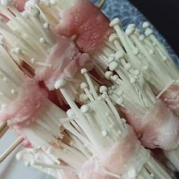 สามชั้นพันเห็ด