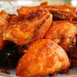 ลัดดา ไก่ทอด