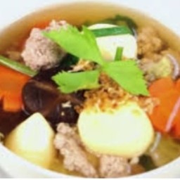 แกงจืดวุ้นเส้นเต้าหู้ไข่+ไก่สับ+เห็ดหอม