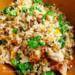 ข้าวผัดอกไก่ไซต์จัมโบ้