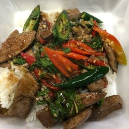 ข้าวกระเพราตับ