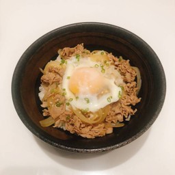 D09 ข้าวหน้าเนื้อ