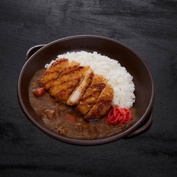 ข้าวแกงกะหรี่หน้าไก่ชุปเกล็ดขนมปัง