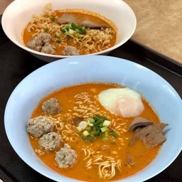 มาม่าหมูสับ