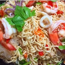 ยำมาม่าทะเล