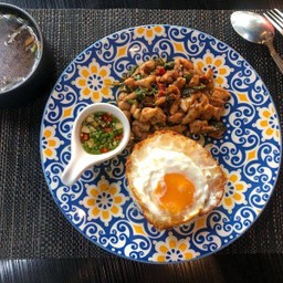 ข้าวกะเพราไก่ เพื่อนงัว