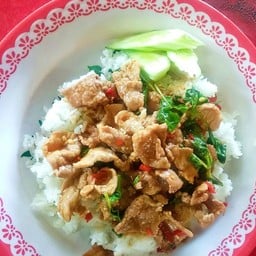 กะเพราหมูชิ้น