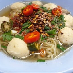 บะหมี่ลูกชิ้นหมู