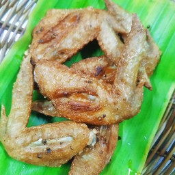 ปีกไก่ทอดเกลือ