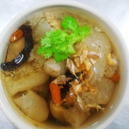 เยื่อไผ่ตุ๋นกระดูกหมูเห็ดหอม