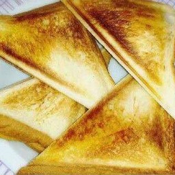 ขนมปังปิ้งนมโอวััลติน