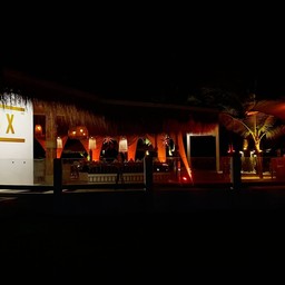 Lux Beach Club ร้านอาหาร Beach Front ในโรงแรม Arinara Bangtao Beach Resort