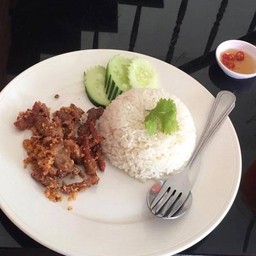 ข้าวหมูกระเทียม