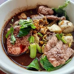 ก๋วยเตี๋ยวหมูน้ำตก
