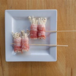 เห็ดเข็มทองพันเบค่อน
