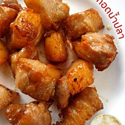 [Promotion] [1 แถม 1] ข้าวเหนียวสามชั้นทอดน้ำปลา พิเศษเพียงราคา 109 บาท