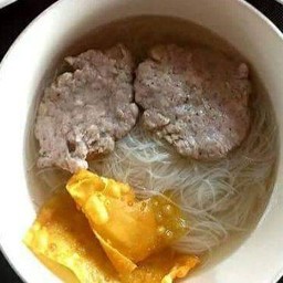 ก๋วยเตี๋ยวเด็กน้ำใส