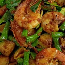 ข้าว-เครื่องแกงทะเล(ไข่ดาว)