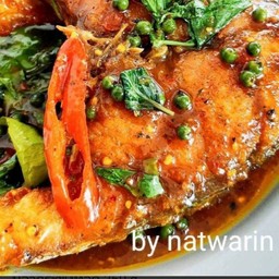 ข้าว-เครื่องแกงปลากระพง (ไข่ดาว)