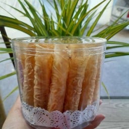 ยำปลาดุกฟู ขนมทองม้วน รินทร์ทอง