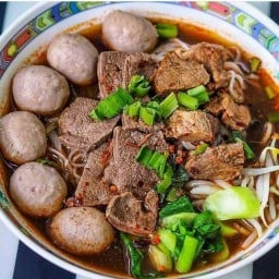 ก๋วยเตี๋ยวหมูน้ำตก  มิวลี่