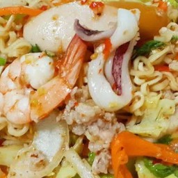 ยำมาม่ารวมมิตร