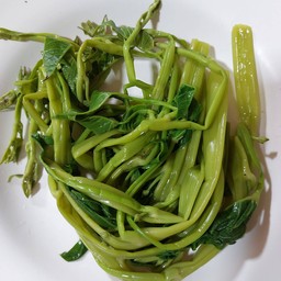 ผักบุ้งต้ม