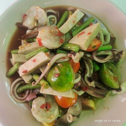 เกาเหลากุ้งหมึกหมูยอ