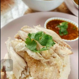 ข้าวมันไก่น้องภรู