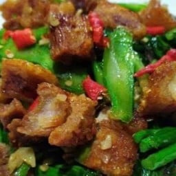 ชายกลาง
